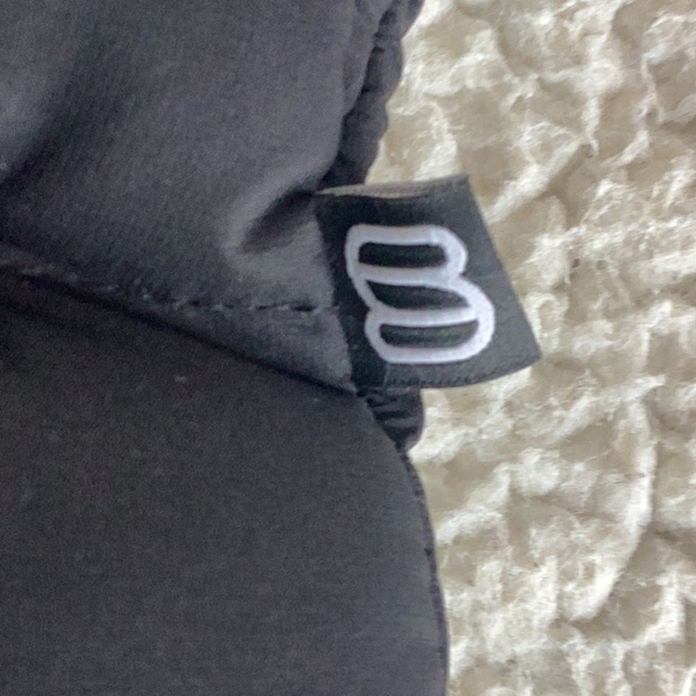 Aritzia Black Mittens - Picture 3 of 5